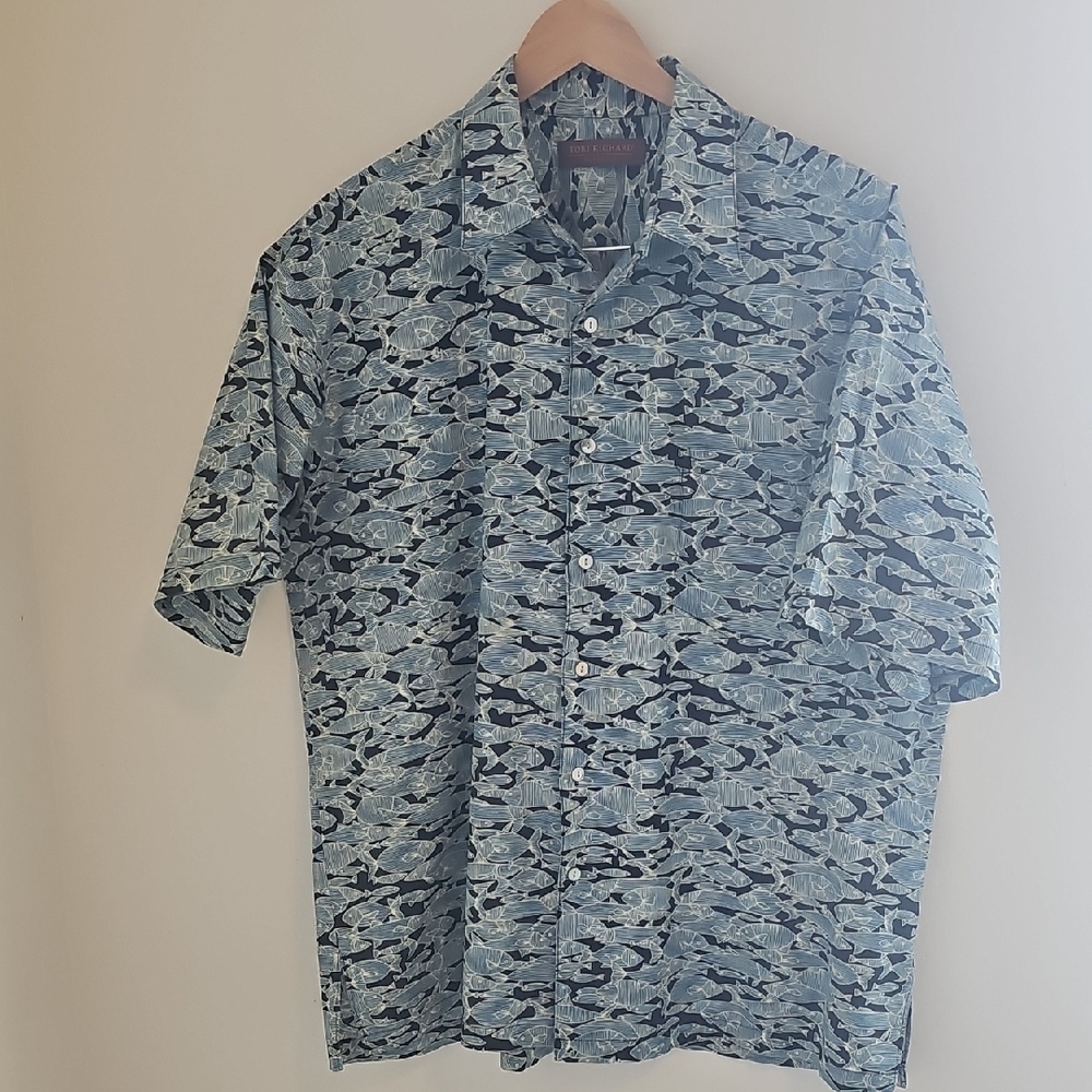 Tori Richard Honolulu Blue and Black Patterned Shirt. Fish‎ Design. Size Large.